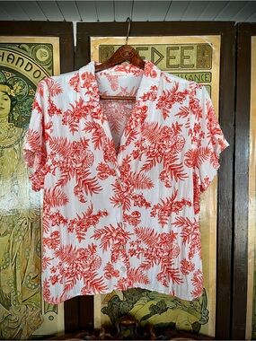Jade by Jane - Women’s White & Coral Orange, Hawaiian Floral Short Sleeved Shirt